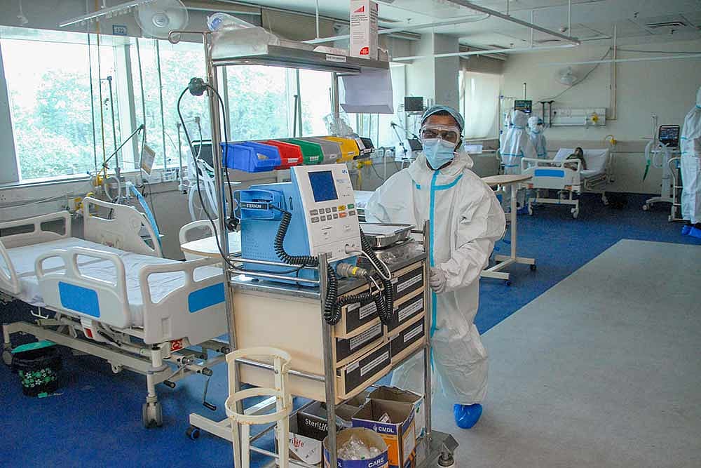 A worker working in the COVID ward.