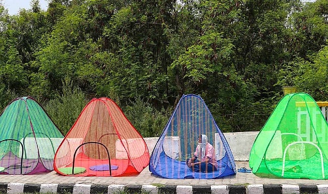 HC questions SDMC officials for not complying with order to move on wheelchair on test footpaths