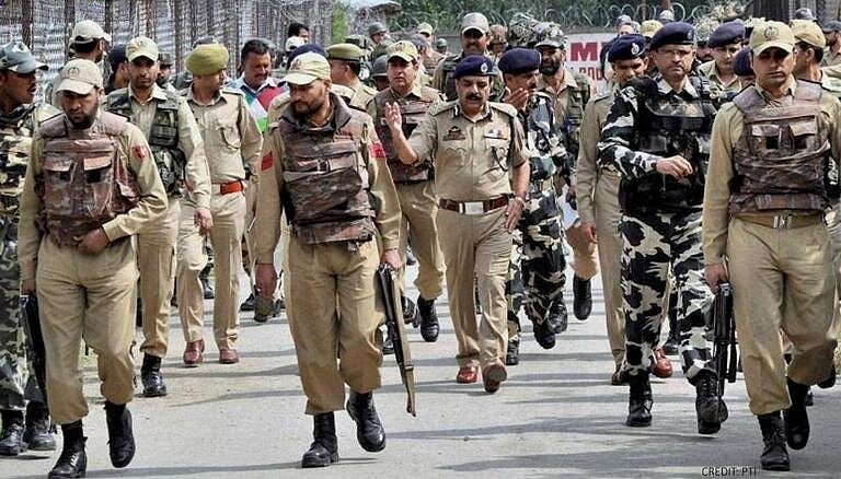 J&K: 2 Cops Injured As Militants Hurl Grenade At Police Party In Pulwama