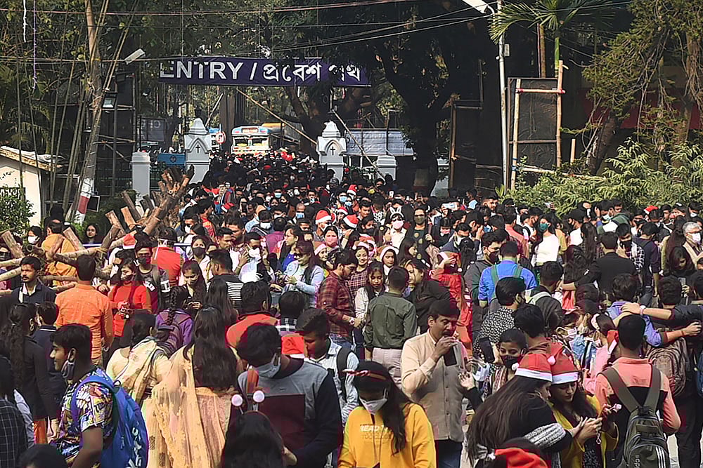 Need To Bring Back Covid Curbs In Kolkata In Light Of X-Mas Crowds: Experts