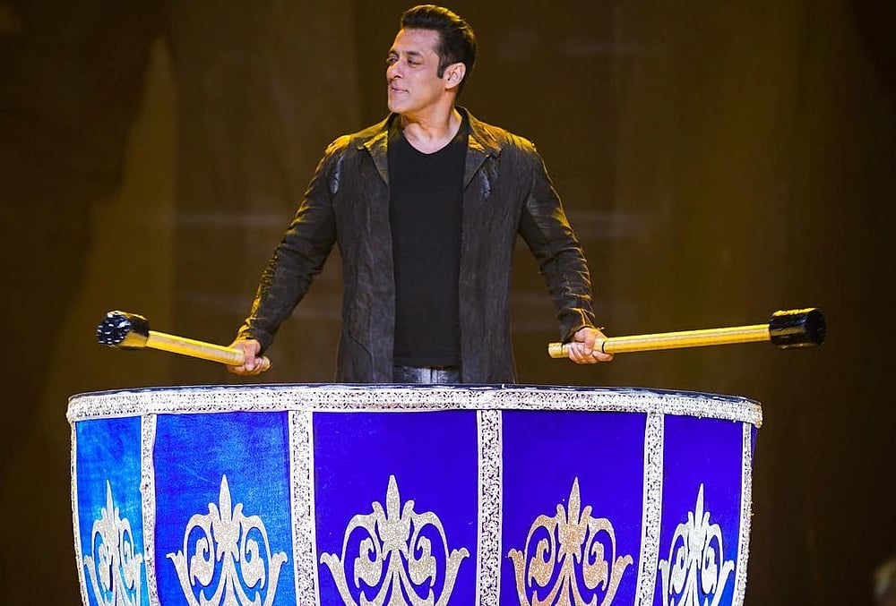 Salman Khan Is All In Smiles As He Cuts Birthday Cake With Niece Ayat