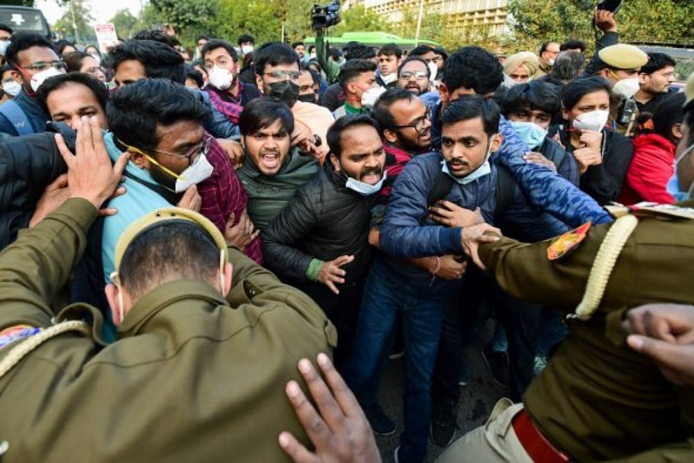 NEET PG 2021 Counselling: Clash Between Doctors, Police In Delhi As Protests Intensify