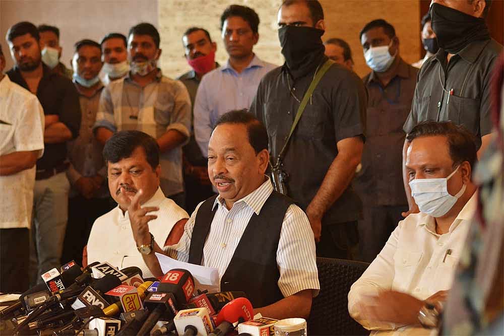 Maharashtra Police Hands Over Notice To Narayan Rane For Proceedings Against His Son