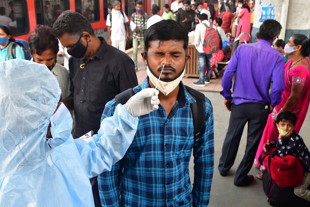 Omicron Crosses 1000-Mark In India: Delhi, Mumbai Head For Grim New Year