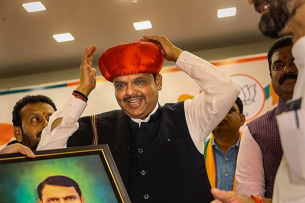 Devendra Fadnavis Scoffs At The Omission Of Savarkar's Name In Marathi Literary Meet