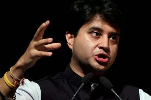 Delhi Airport Crowd: Jyotiraditya Scindia Intervenes After Passengers Complain Of Chaos