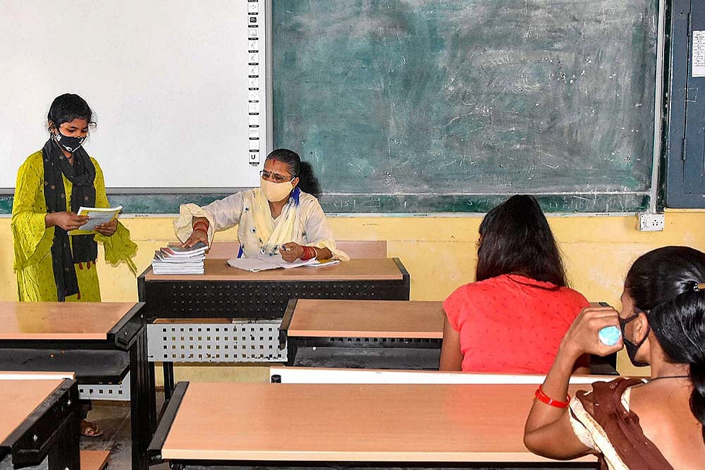 Maharashtra Teachers Queue Up For English Classes As Schools Turn Bilingual