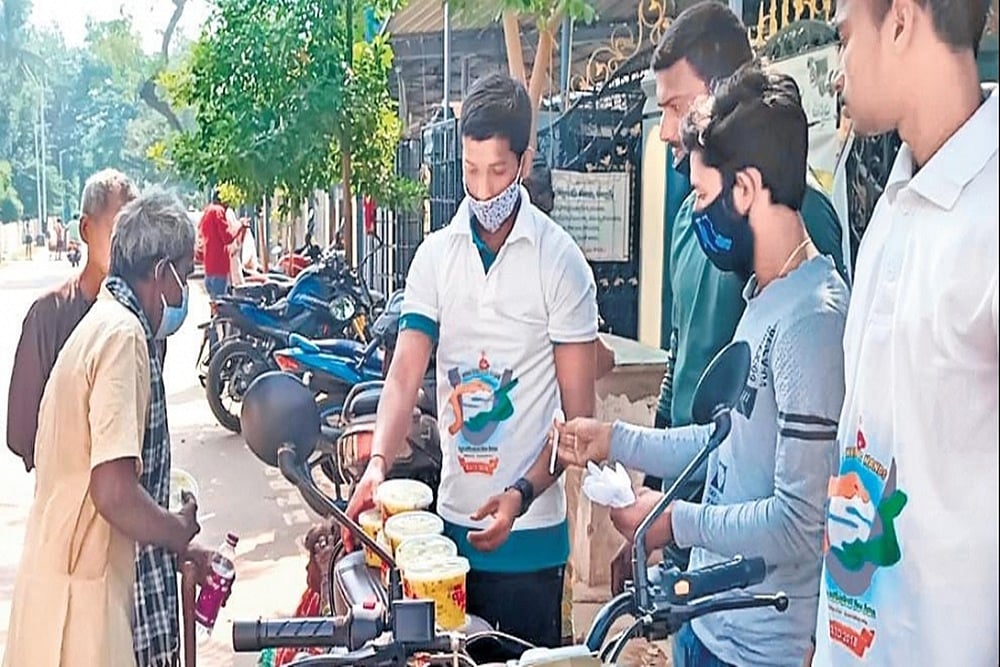 Three Jawans Set Up Food Bank In Andhra Pradesh To Feed The Needy