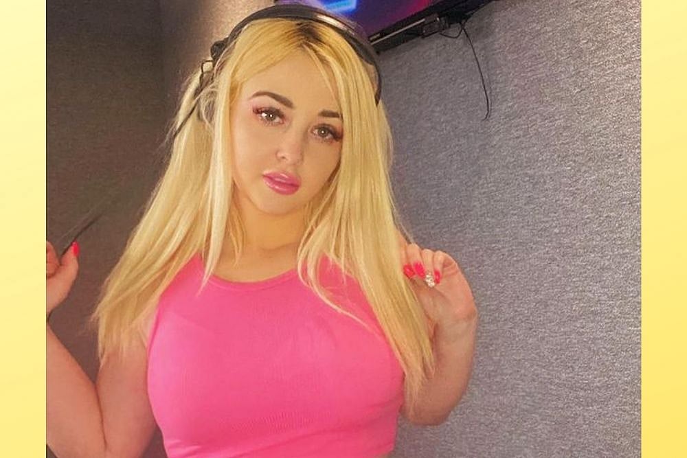 From Underpants To Teeth, This UK Model's List Of Weird V-Day Gifts Has Left Internet Shocked