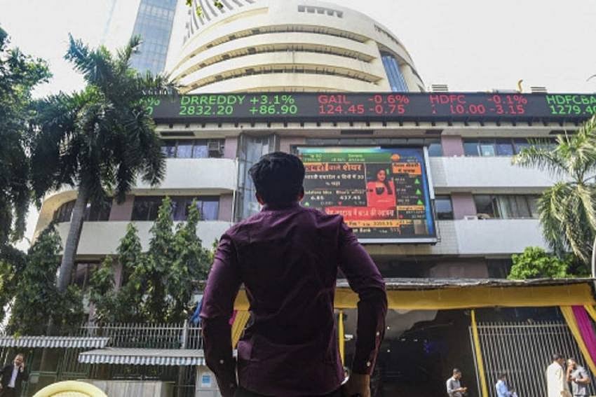 Sensex Sheds 379 Pts; Nifty Ends Below 15,200