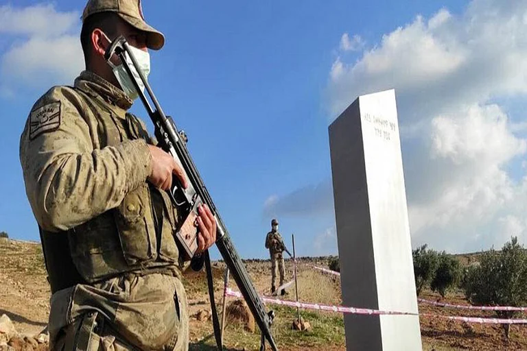 Mysterious, 3-Meter-High Monolith Pops Up In Turkey’s Sanliurfa Province - null