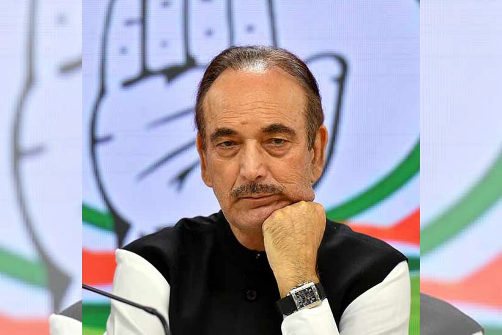 Congress Stages Two Protests In Jammu — One Against Ghulam Nabi Azad, Another In Favour Of Him