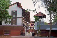 A Government School That Goes Jogging 180 Degrees! Welcome To Karaparamba