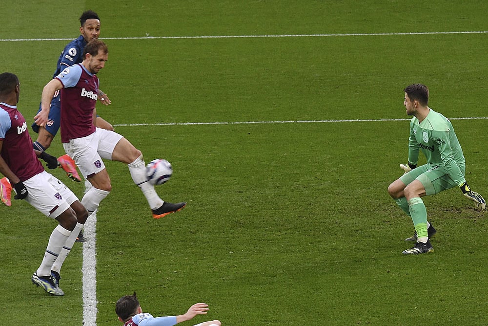 Premier League Quirky Facts: Spurs Bounce Back, West Ham Give Arsenal Helping Hand