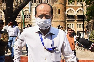 Court Extends Sachin Vaze's NIA Custody Till April 3