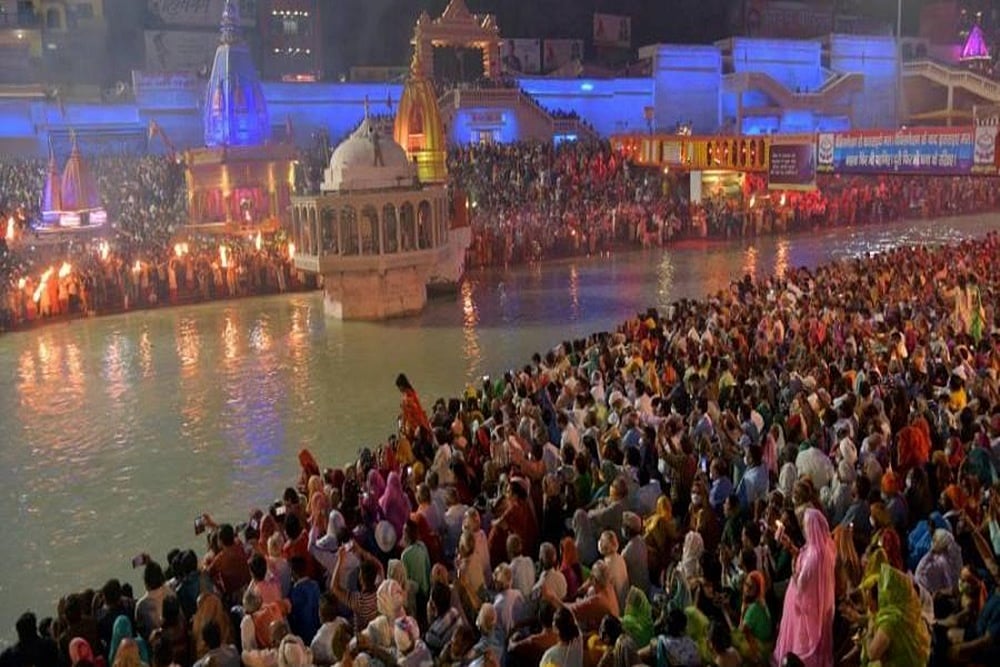 Thousands, Many Maskless, Gather For Kumbh Mela Amid India Covid Battle