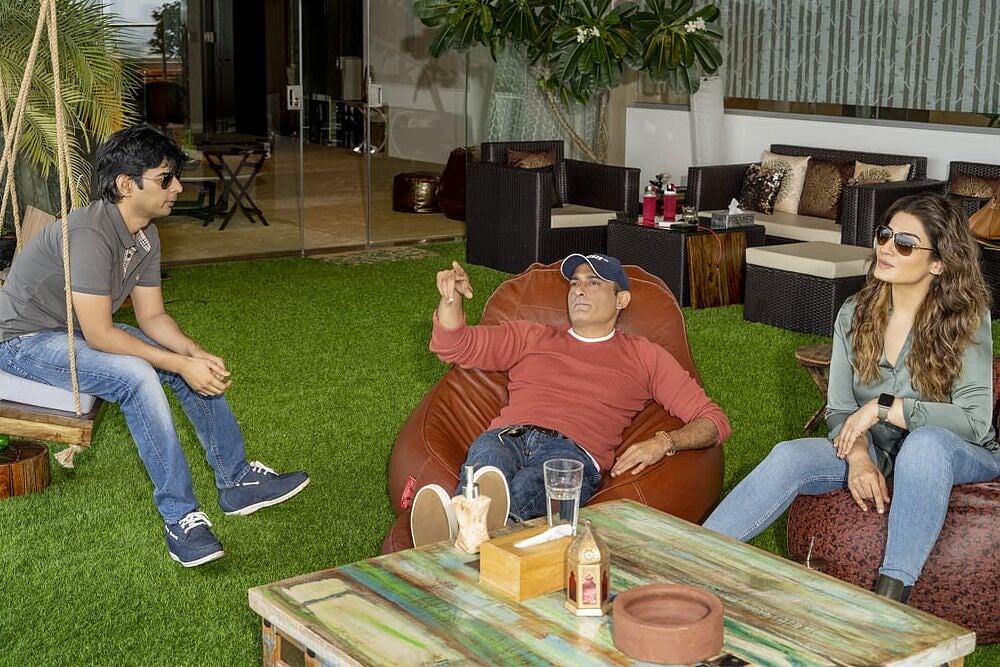 Raveena Tandon, Akshaye Khanna To Pair Up For Vijay Gutte-Directed 'Legacy'