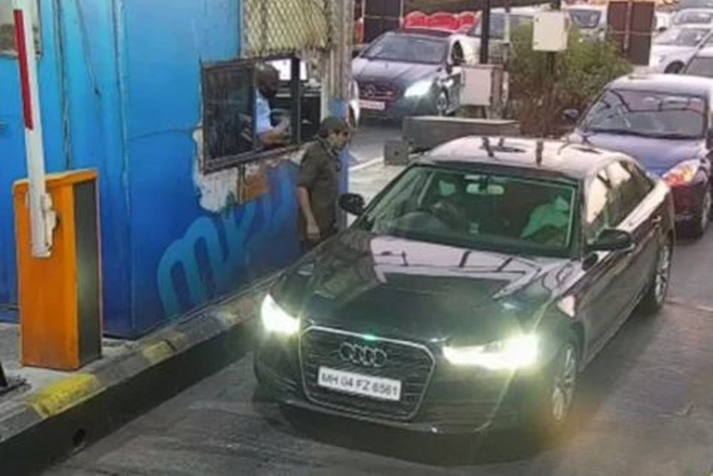 CCTV Shows Sachin Vaze, Vinayak Shinde In Black Audi 3 Days Before Mansukh Hiran's Death