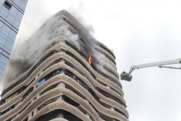 Surat: Fire Breaks Out At ICU Of Private Hospital; 16 Critical Covid-19 Patients Rescued