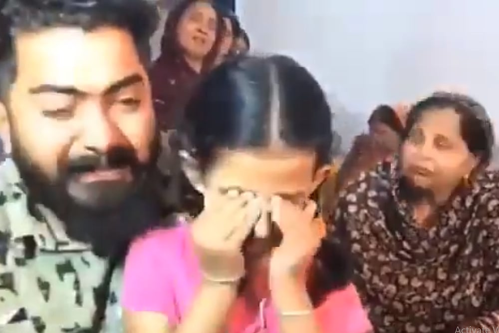 'Please, Release My Father', Daughter Of Kidnapped Commando Pleads To Naxals In Video