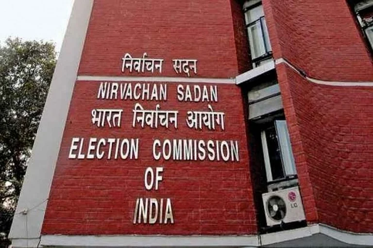 EC Clears Reshuffle of Returning Officers Ahead of Bengal Polls - null