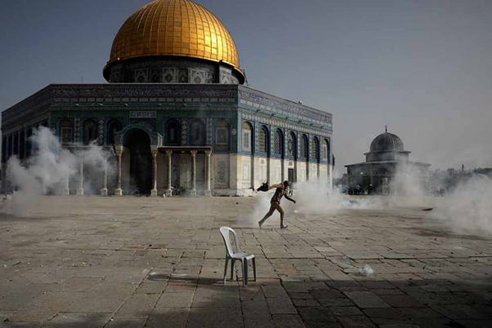Clashes Erupt Between Israeli Police And Palestinians At Jerusalem's Al-Aqsa Mosque