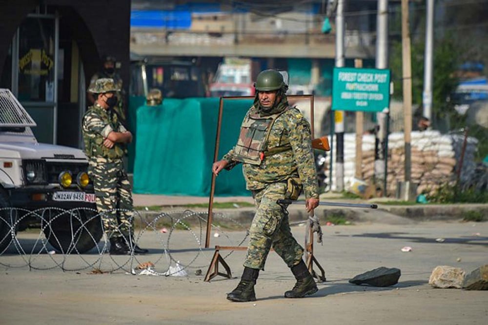 Outcry After J&K Police ‘Beat Women’ To Impose Corona Curfew