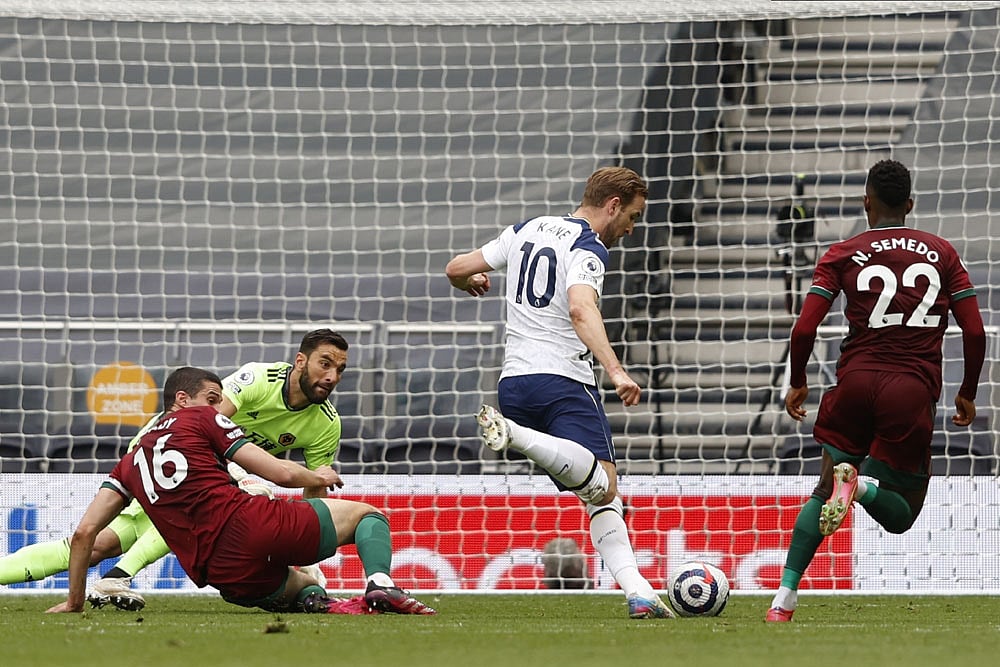 Tottenham Beat Wolves To Keep Slim Champions League Hopes Aive