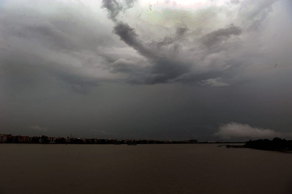 Many regions in West Bengal and Odisha have been experiencing light to moderate rainfall due to Cyclone Yaas 