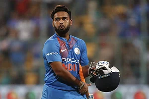 Delhi Capitals' Skipper Rishabh Pant Joins Fight Against COVID-19, Donates Money
