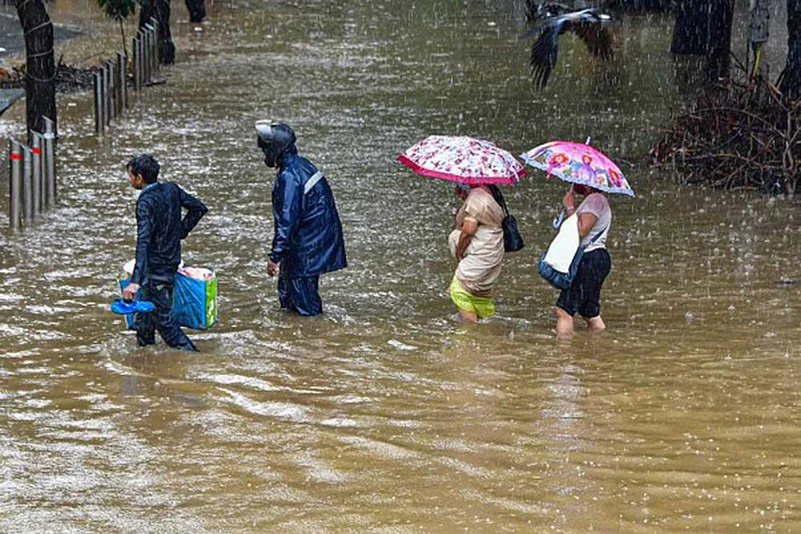 Heavy rain caused waterlogging in several parts of Maharashtra