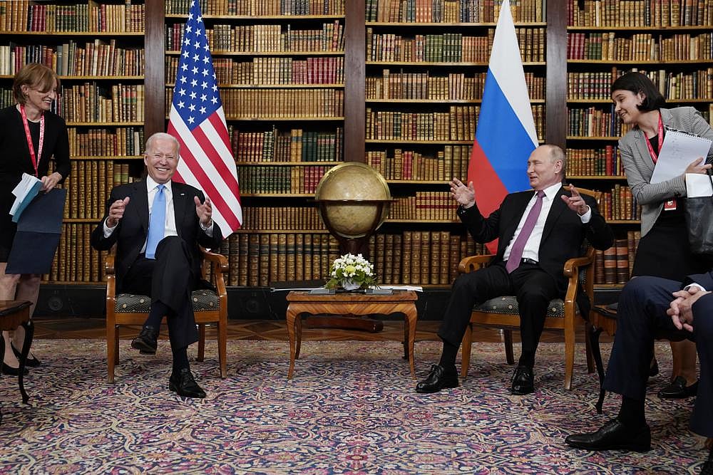 Biden, Putin Conclude Summit Between 'Two Great Powers'