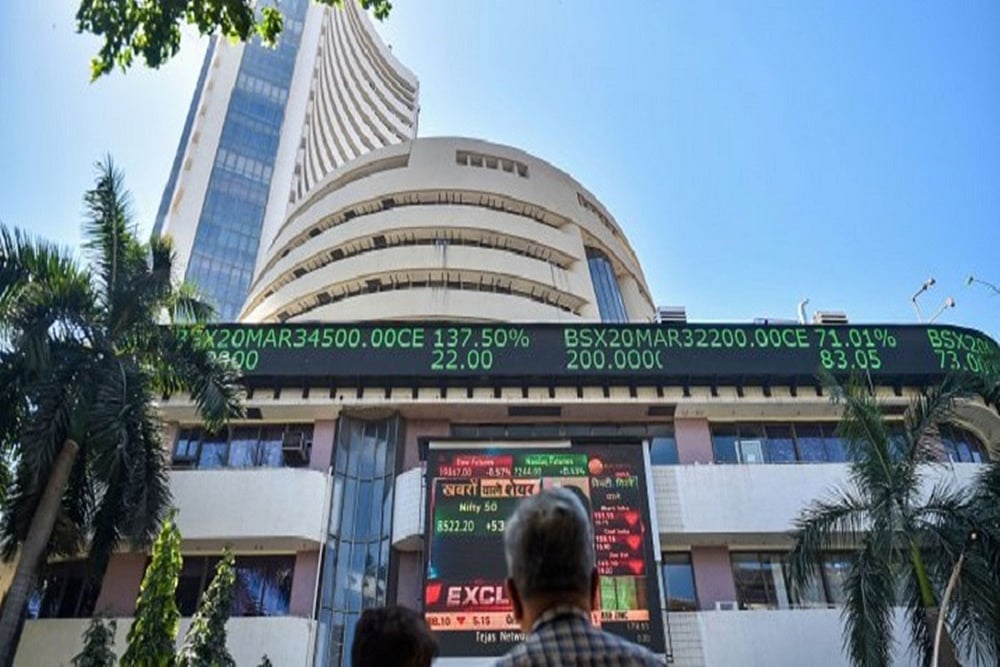 Sensex, Nifty End Flat After Choppy Trade