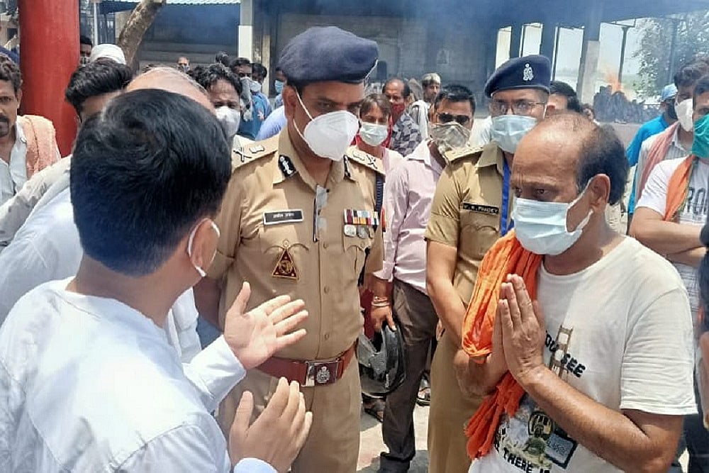 UP: Woman Dies After Held Up At Traffic During President Kovind’s Visit, 3 Cops Suspended