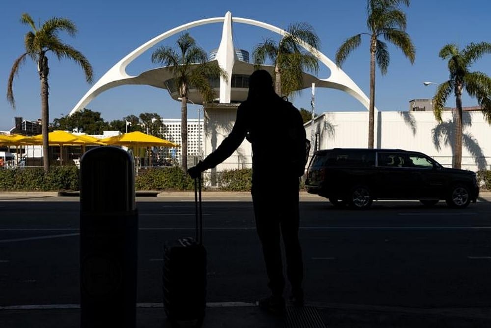 US: Man Jumps Out Of Moving Plane After Unsuccessfully Trying To Breach The Cockpit