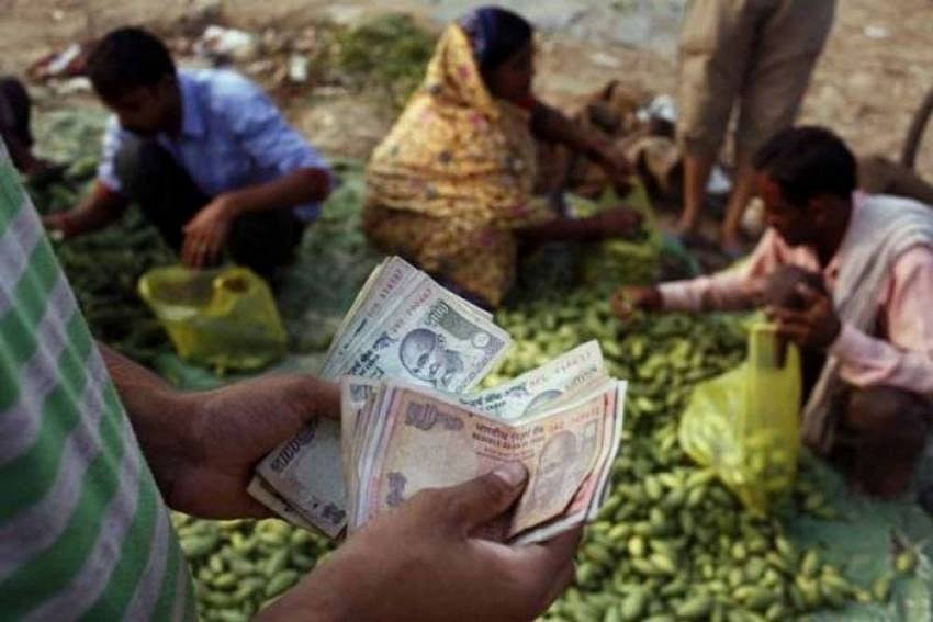 Rupee Falls 7 Paise To 74.26 Against US Dollar In Early Trade