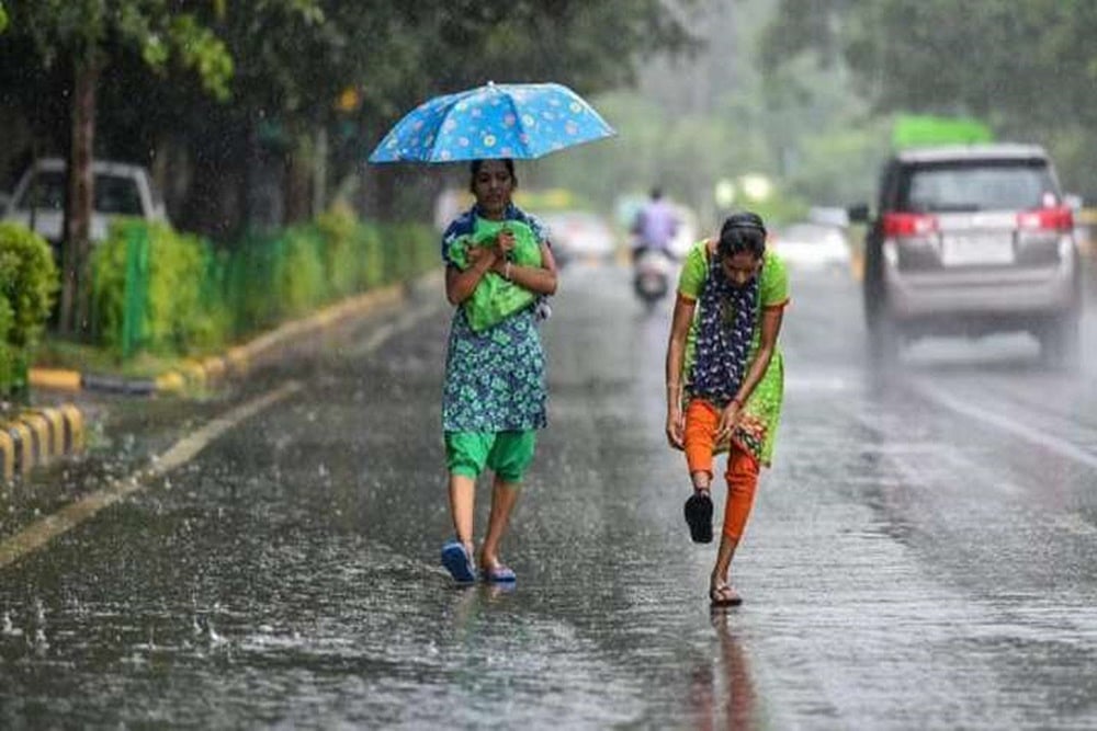 File Photo : Heavy rains prompt warnings bans access to travelling in many areas of Kerala |