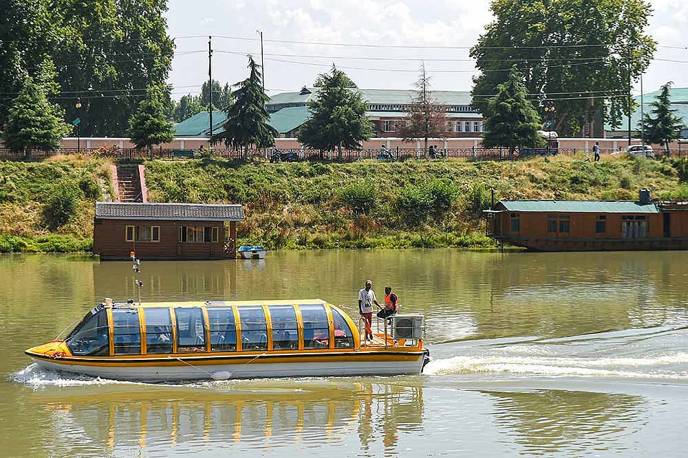 Luxury Boat Trial Conducted On Jhelum To Energise Kashmir's Tourism Industry