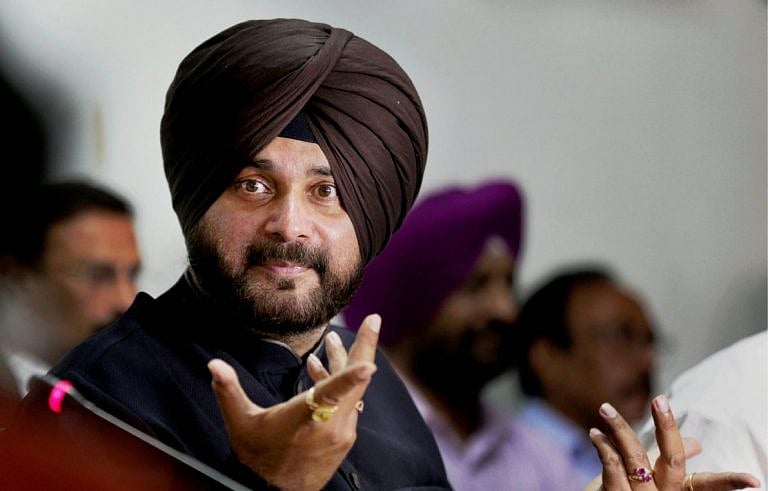 Navjot Sidhu Meets PPCC Chief Sunil Jakhar, Calls Him Elder Brother