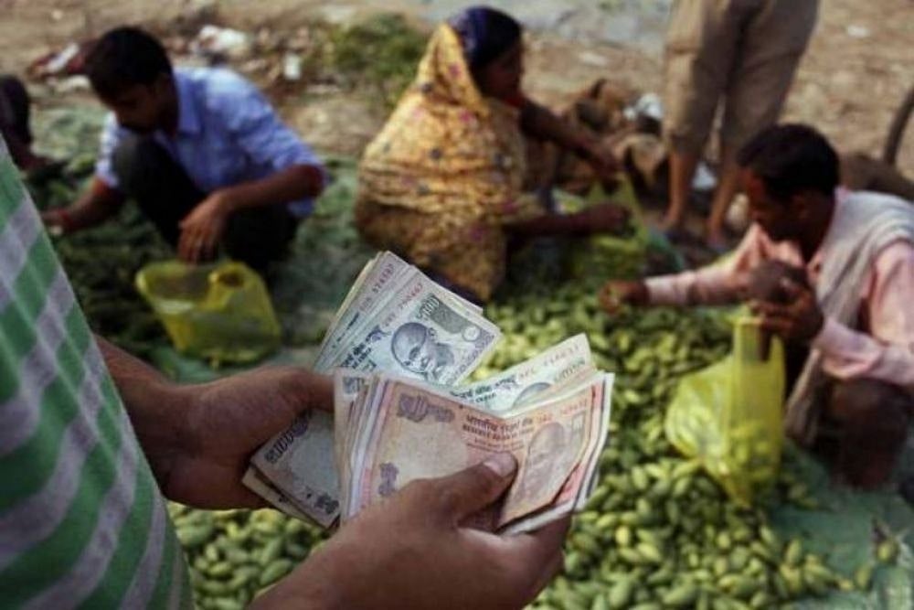 Rupee Slumps 20 Paise To 74.75 Against US Dollar In Early Trade