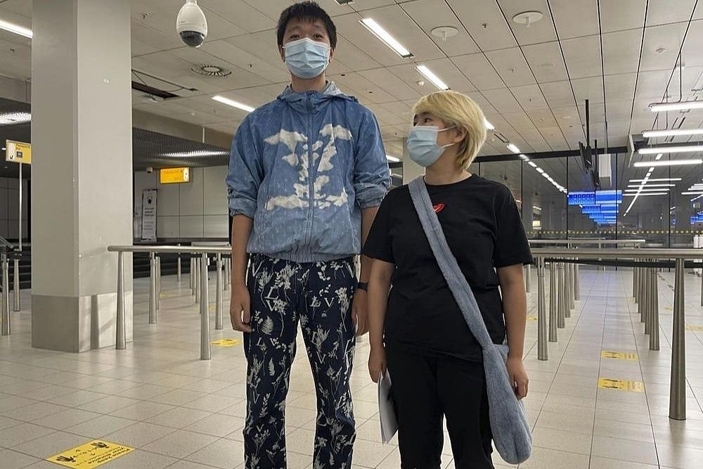 'American' Teen On Run From China Again With Fiance