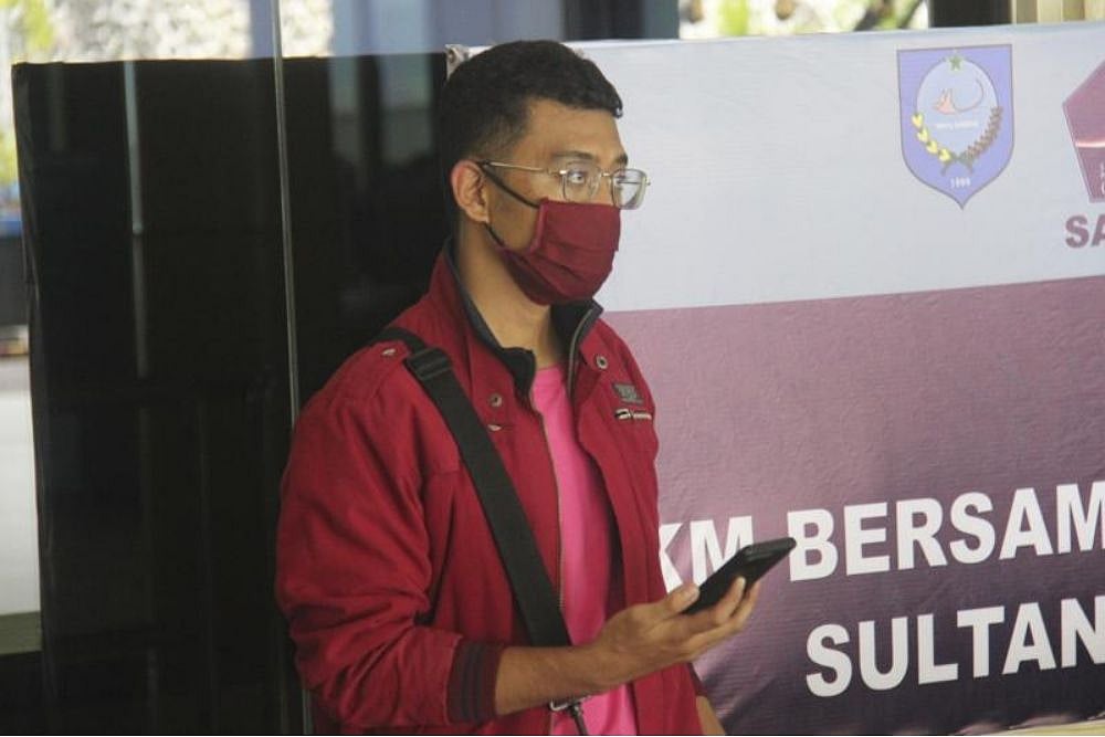 Indonesian Man With Covid Disguised Himself As His Wife To Board Flight