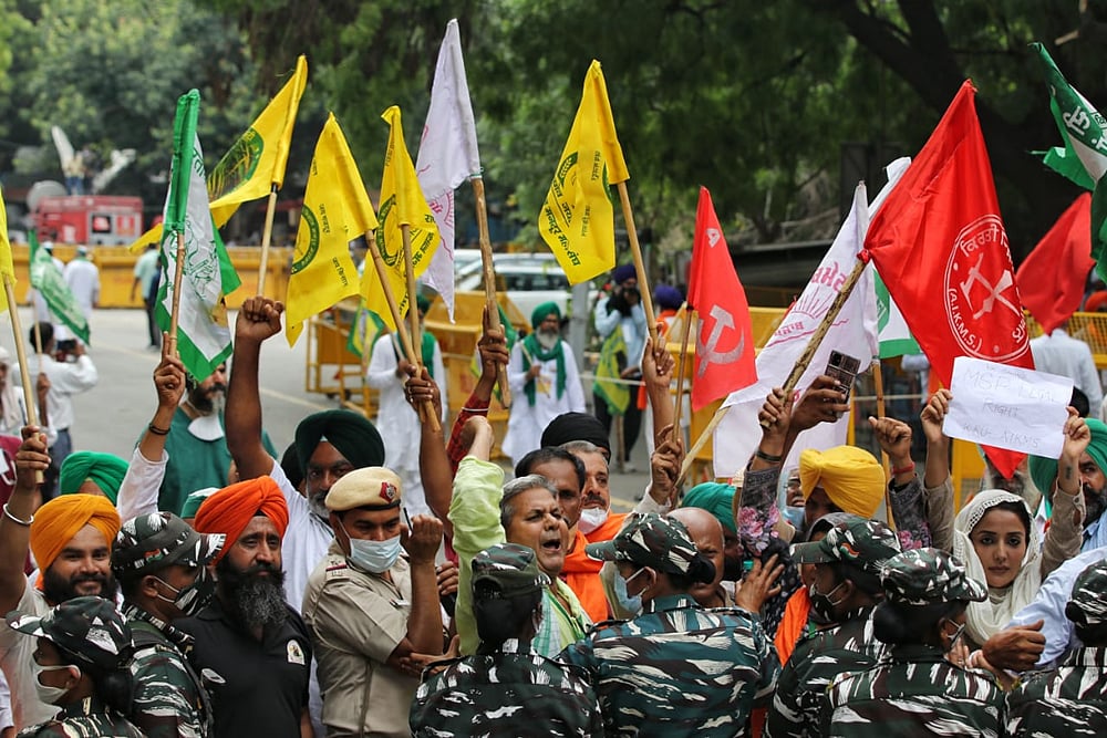‘It’s An Unethical Govt, We Suspect They Snooped On Us Too’: Protesting Farmer Leaders