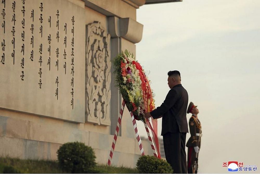 Kim Jong Un Pays Tribute To China's War Dead In North Korea