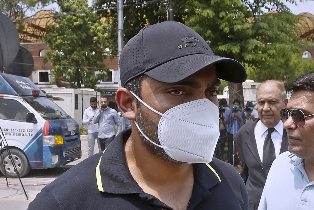 PSL: Controversial Pakistan Cricketer Umar Akmal Apologies For Not Reporting Spot-fixing Approaches