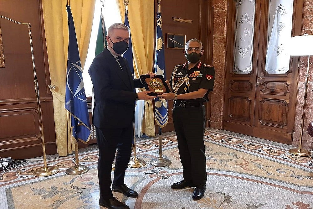 Army Chief Meets Italian Defence Minister, Discusses Military Cooperation