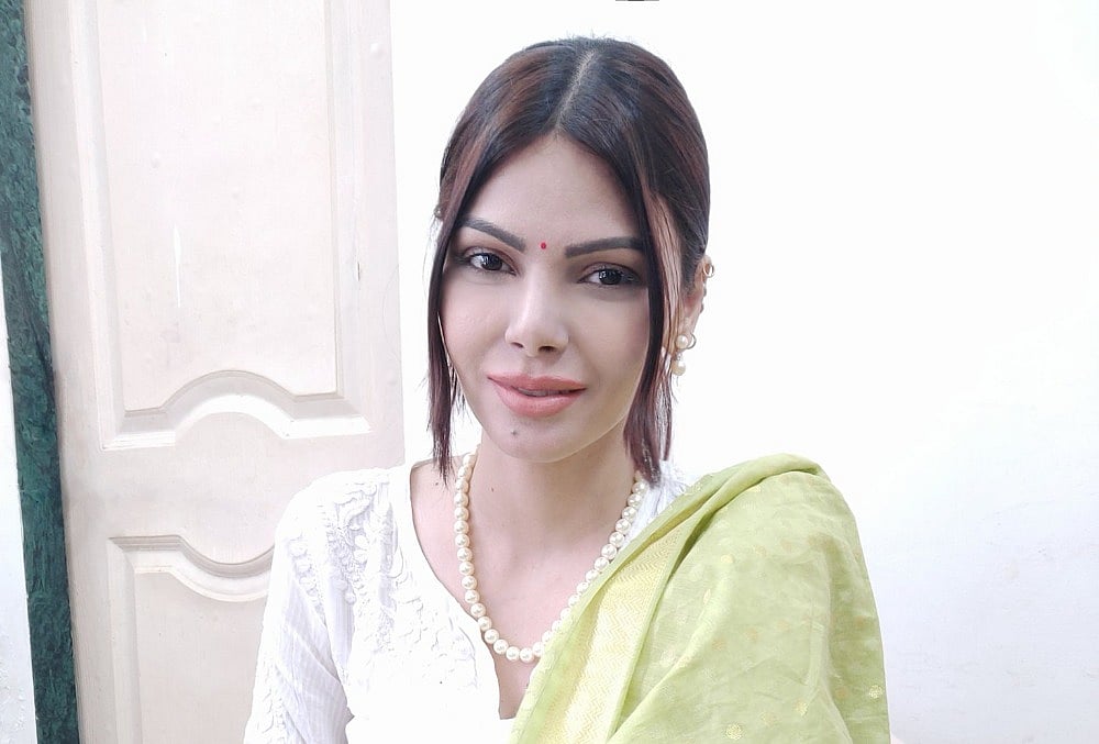 Sherlyn Chopra Posts A Throwback Photo With Raj Kundra; Claims It Was Taken At A Prominent Bollywood Photographer's Studio