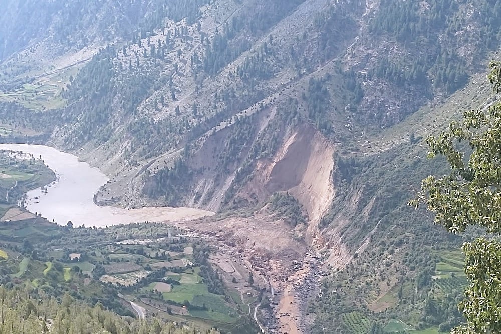 Watch: Massive Landslide Blocks Chenab In Lahaul Spiti, Threat To Villages