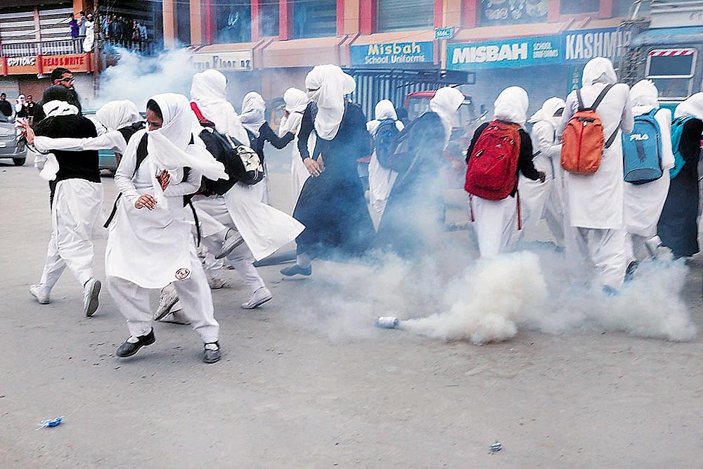 Kashmir Court Orders Probe Into Woman’s Death Caused By Tear Smoke Shells