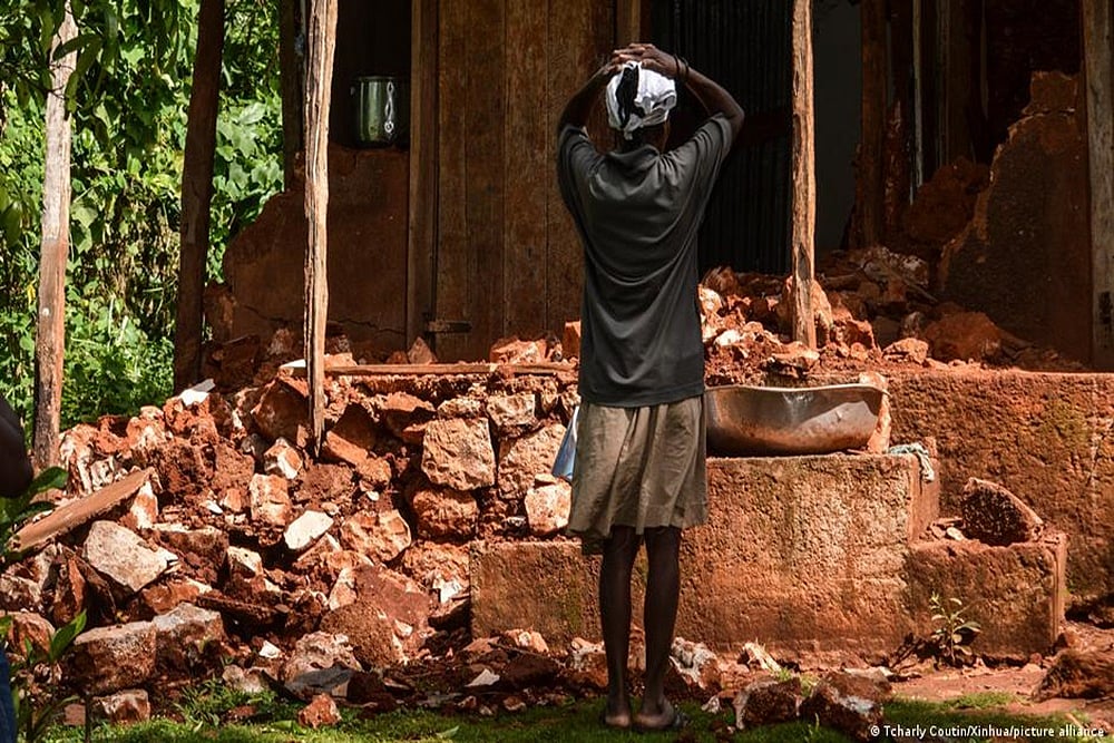 Earthquake: Haiti Grows Desperate As Aid Fails To Reach The Needy